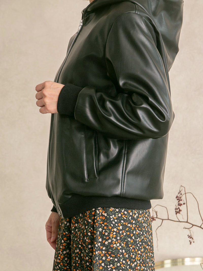 ビーガンレザーパーカー