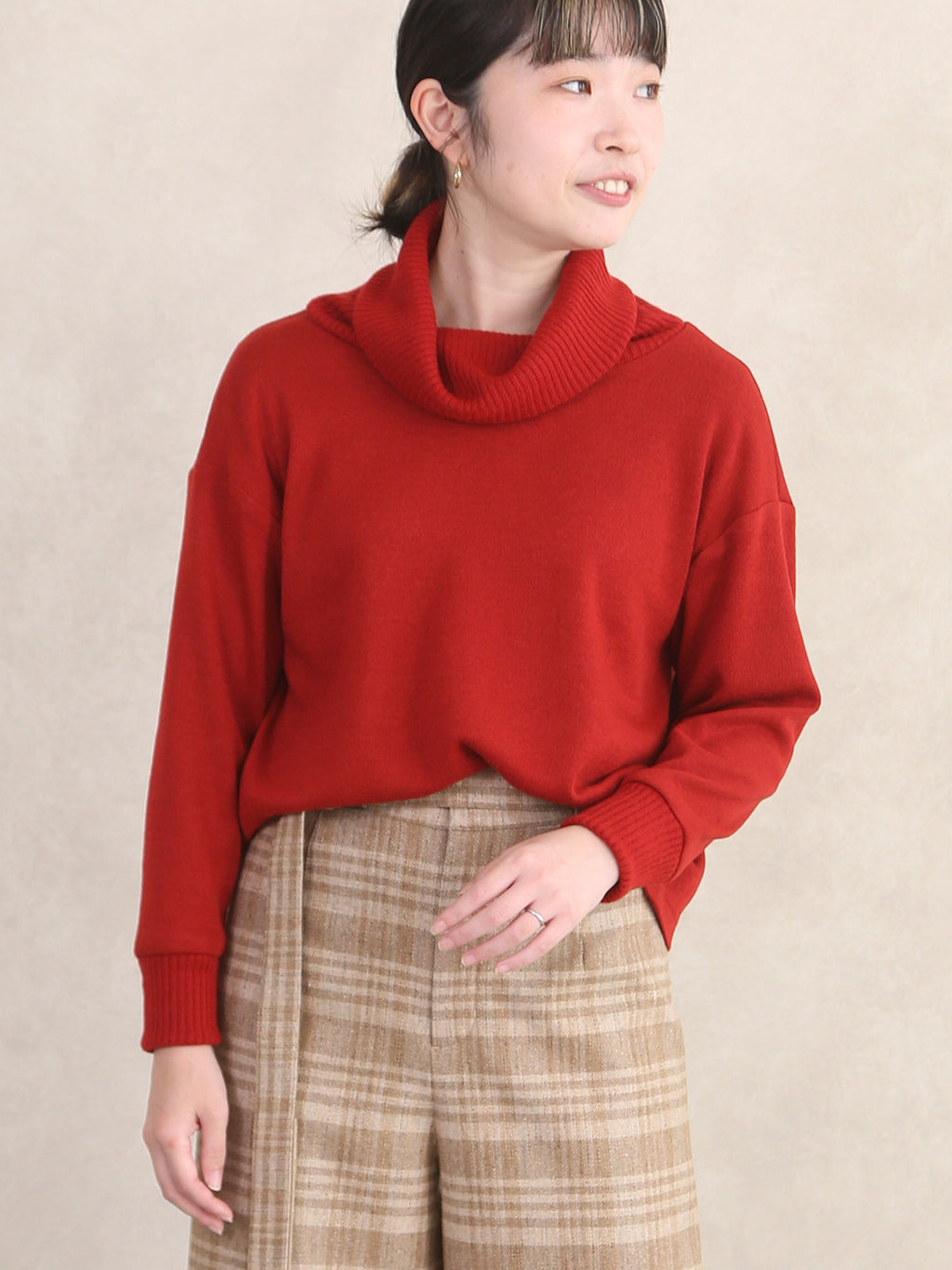 508.ファッション　椿　イヤーマフ（レッド） 11月新作】バルキースムースタートルトップス/レッド – Cobitto