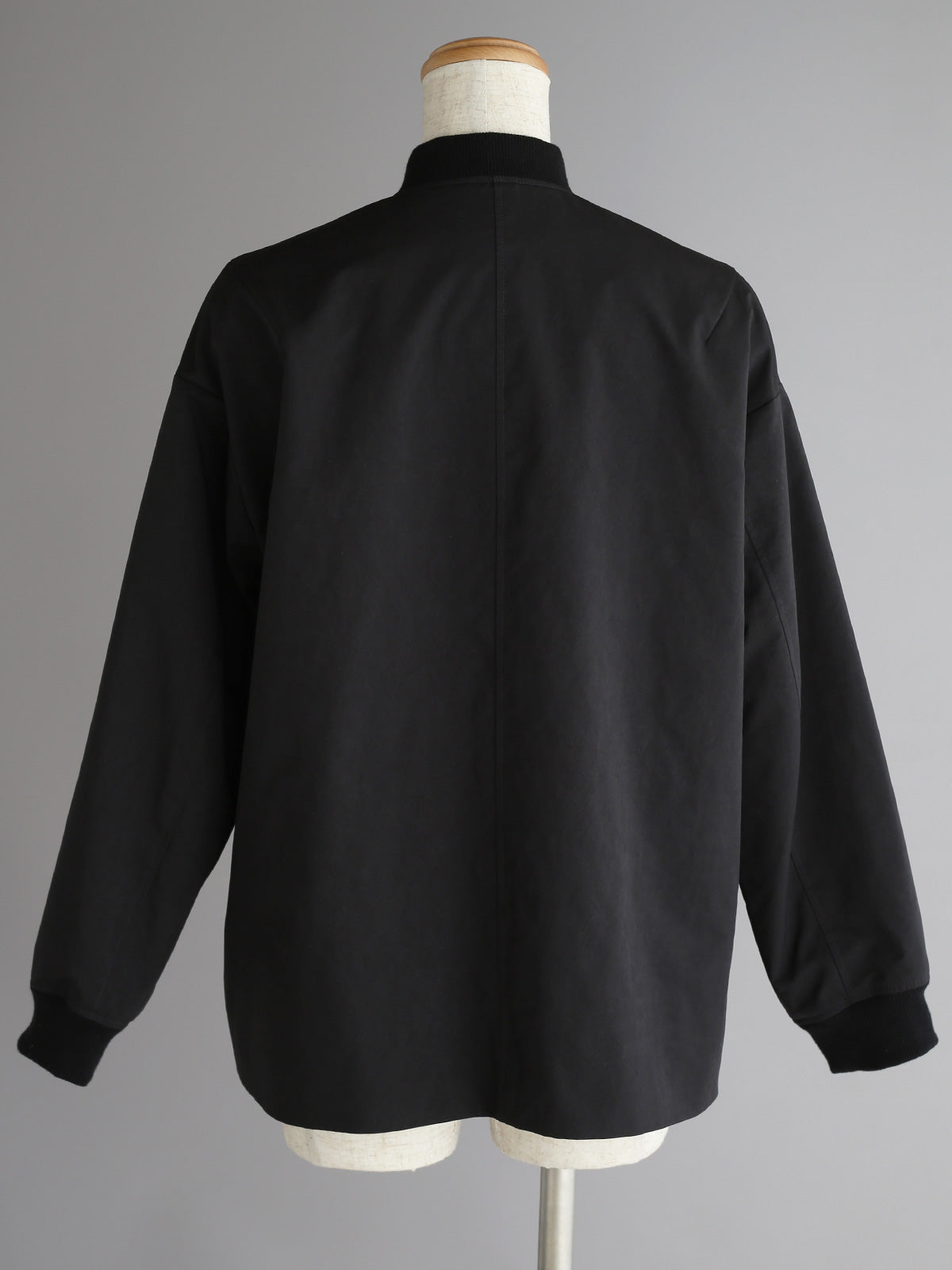 【超美品】メゾンドドルチェ ボリュームスリーブ ライトブルゾン 黒 maison de dolce ボリュームスリーブライトブルゾン - メルカリ