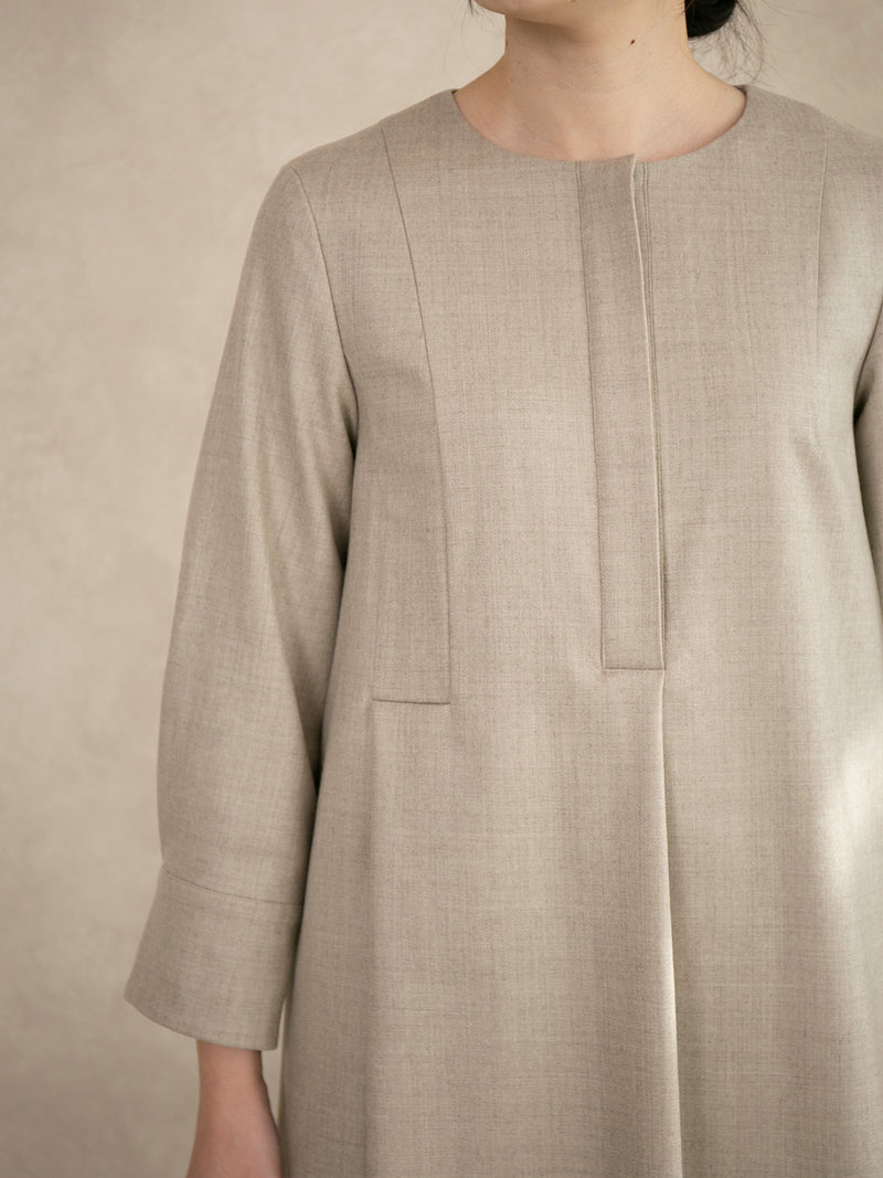 【12月新作】ウールフラノフロントタックワンピース/ベージュ
