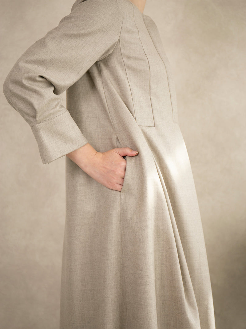 【12月新作】ウールフラノフロントタックワンピース/ベージュ
