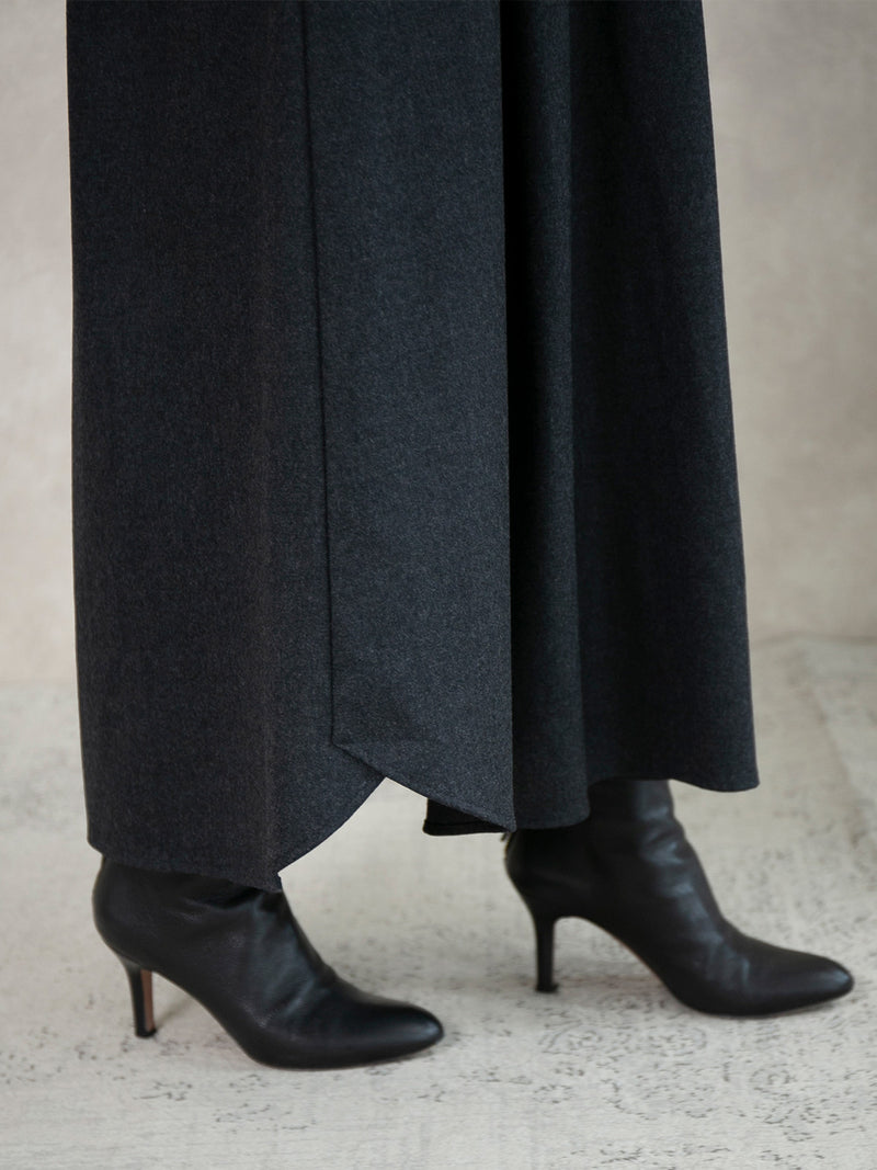 【12月新作】ウールフラノフロントタックワンピース/チャコール