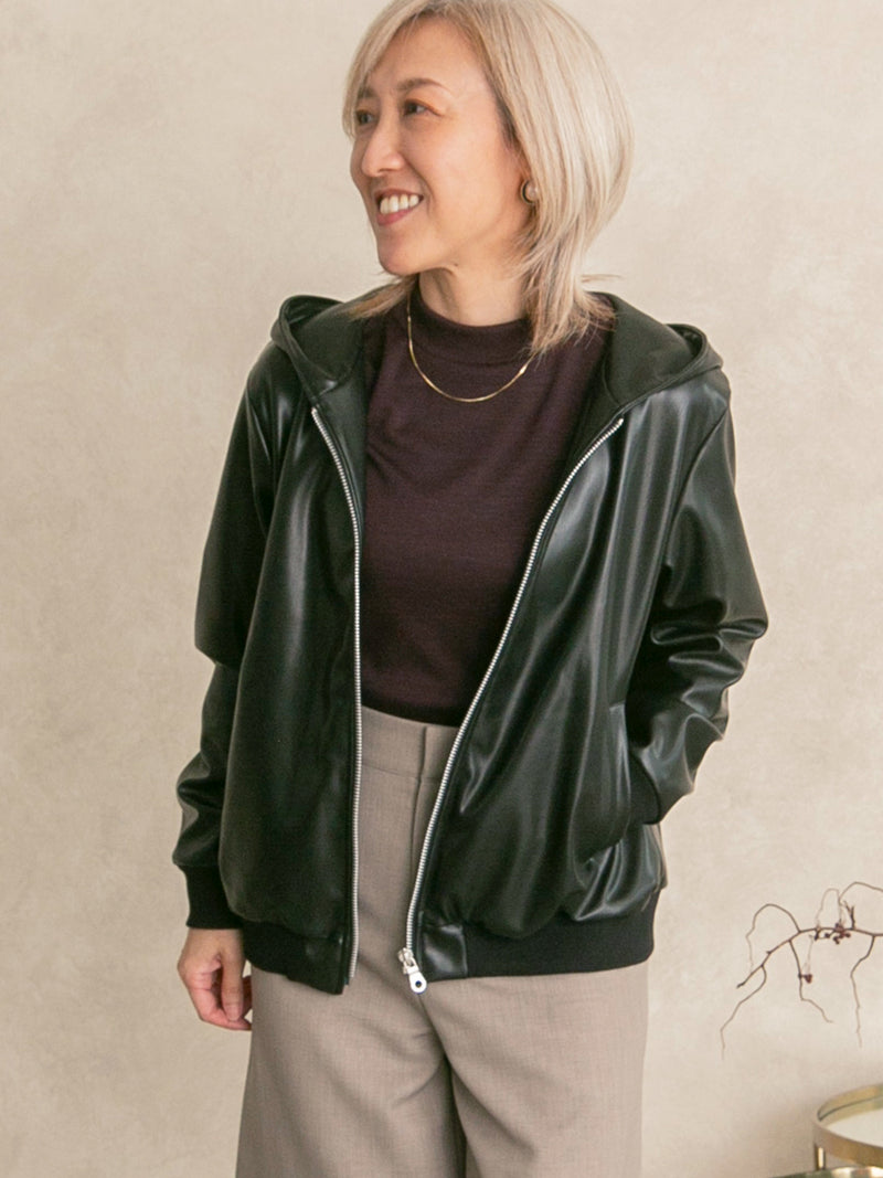 ビーガンレザーパーカー