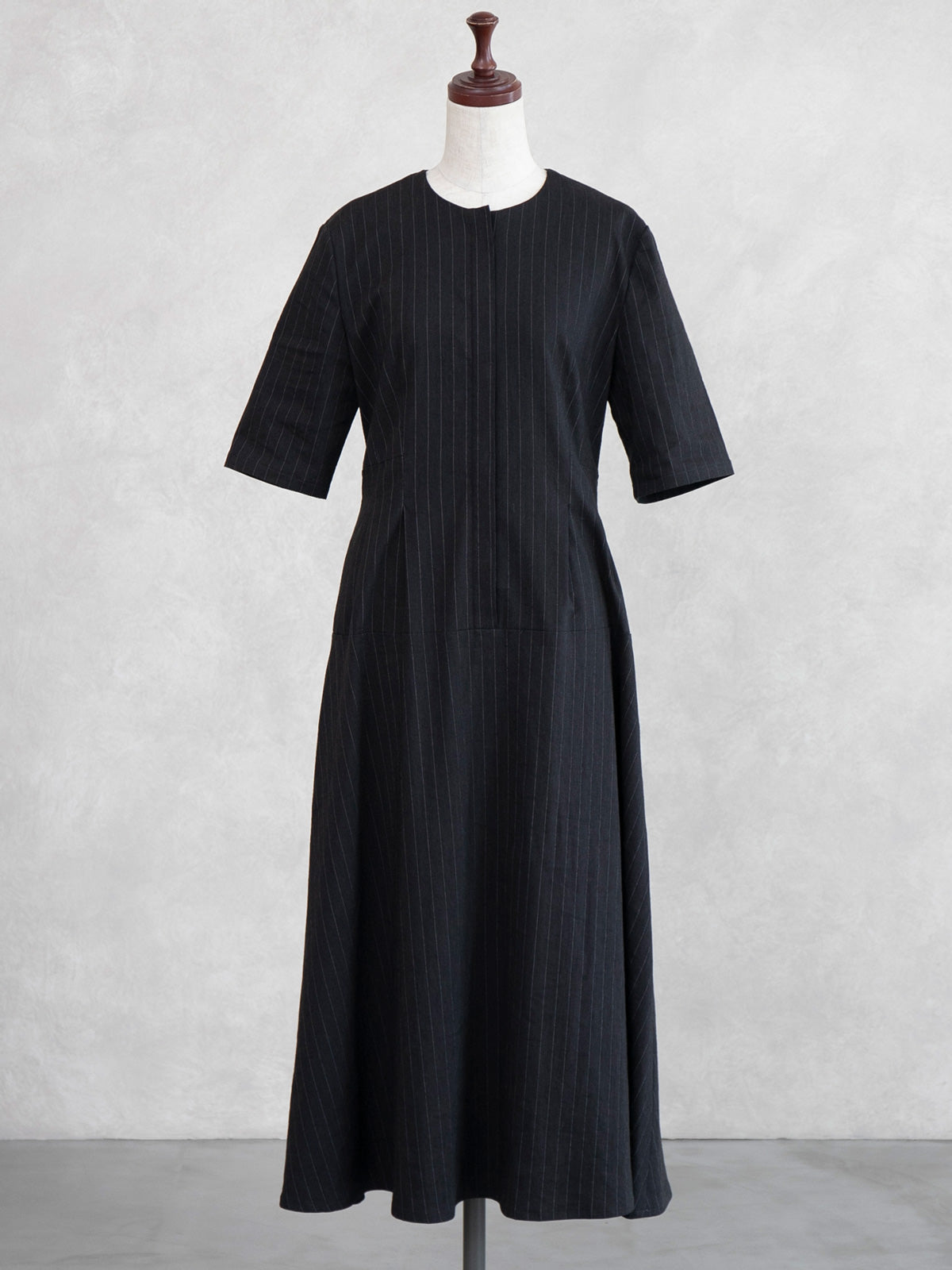 新品 ICB 24AW メモリーコンビ ロングワンピース ストレッチ 黒 6 L ストレッチストライプフレアロングワンピース/ブラック｜低身長さん